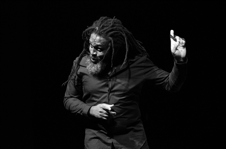 image Théâtre  / Obsessions de lune I Idumbio au théâtre-studio d'Alfortville